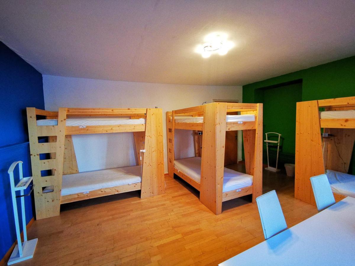 Downtown Hostel Interlaken Esterno foto